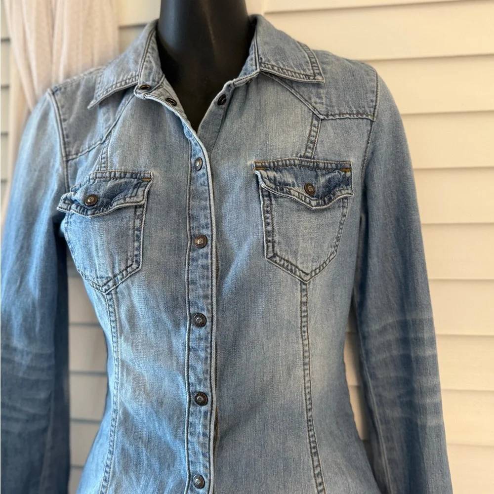 💙 Guess Blue Denim Snapped Button-Down 1981 Shirt Size Small/Extra Small - Picture 7 of 7